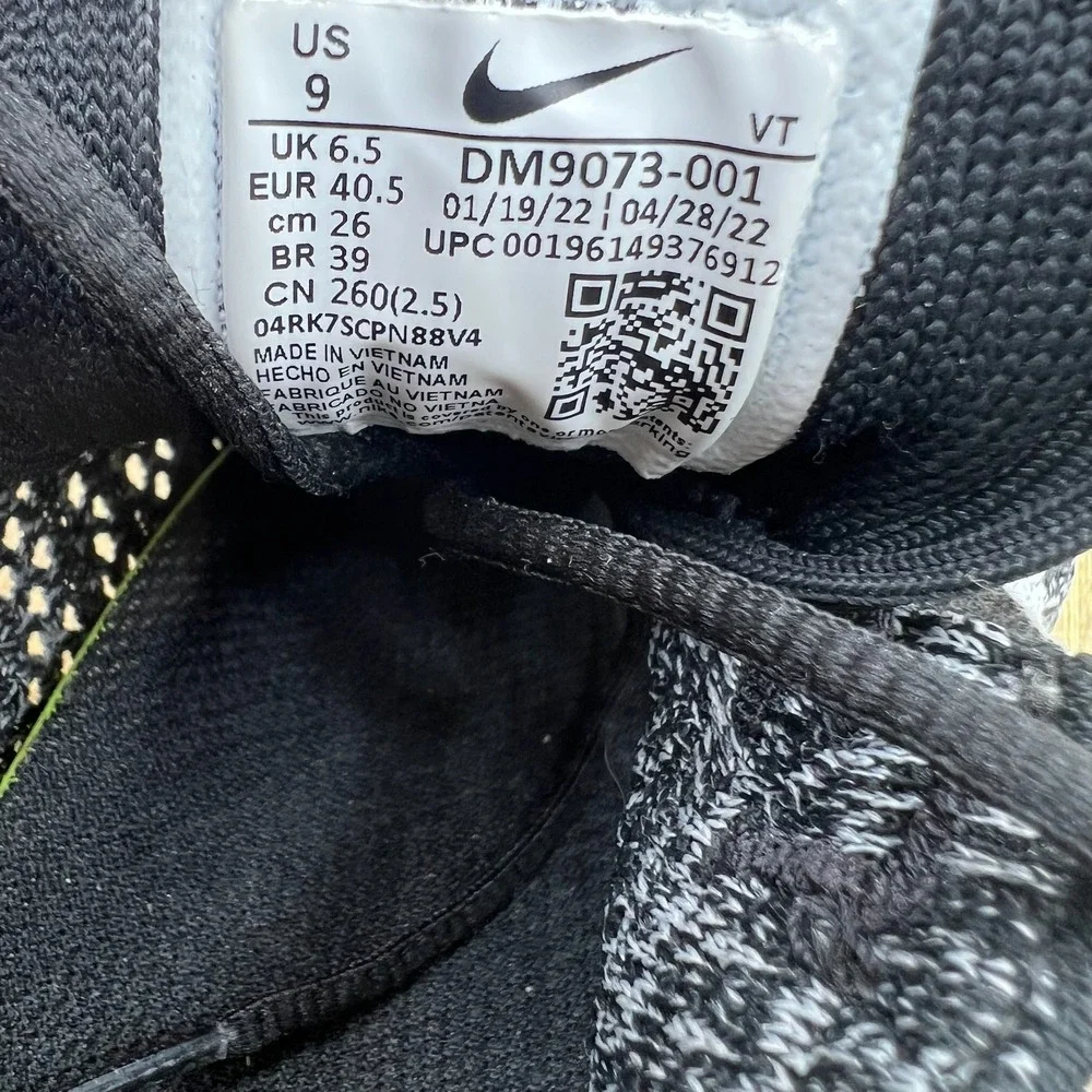 Nike Air Max Flyknit Racer Women's Size 9 Black White Oreo Sneakers DM9073-001